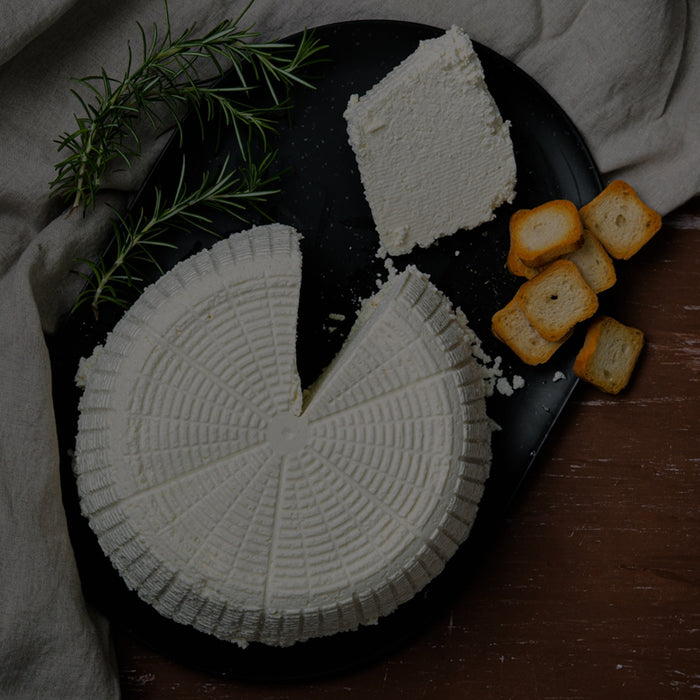 recipe : Smooth Ricotta with Honey & Berries